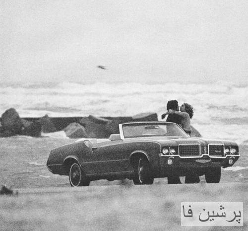 من با تو قلبمو نصف میکنم دورتو پر رز قرمز میکنم