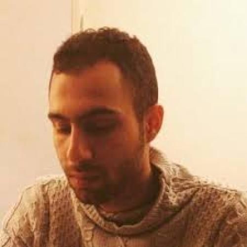 باتومو میچرخونه شاباش لازمه بچهت میدونه که باباش قاتله