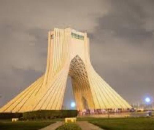 واسه ی عکس خنده از ته دل وسط آزادی
