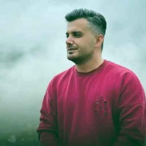 رنگ پرچم عشق تی چشِ جور آبیه