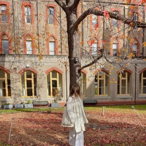 سامی لو حال میکنم هفت تیرو رام کنم په په په په سقفو سوراخ کنم